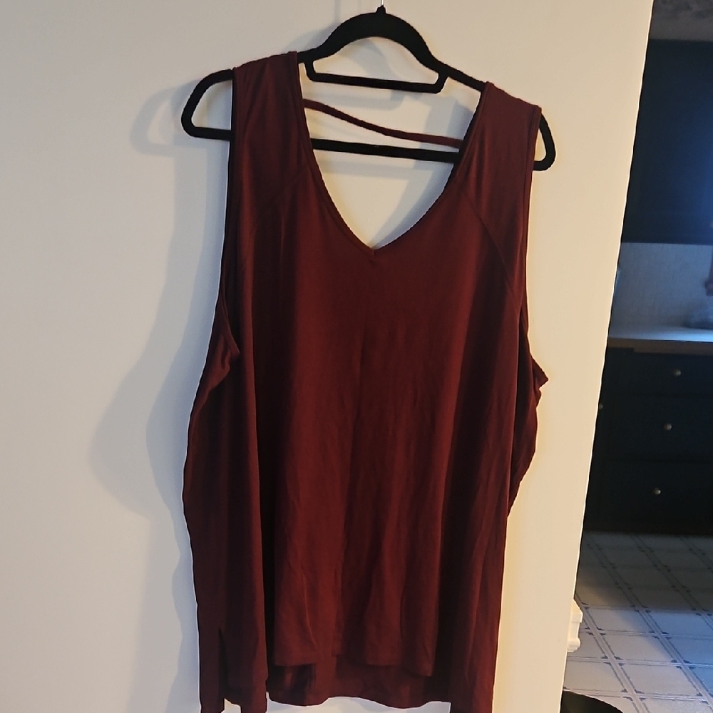 Livi Active Burgundy Tank Top